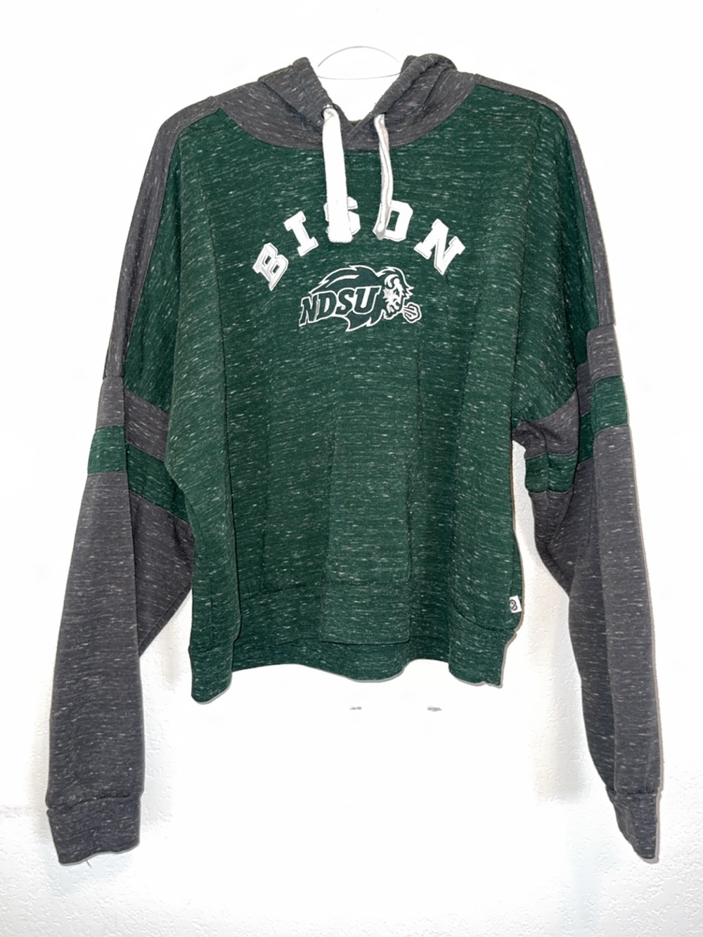 Colosseum Green and Gray NDSU Pullover Hoodie